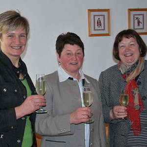 Wechsel im Leitungsteam der Goldhauben- und Kopftuchgruppe von Lacken