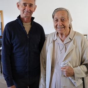 Sr. Friederika Kühnel mit dem Leiter der Missionsstelle Andreas Reumayr