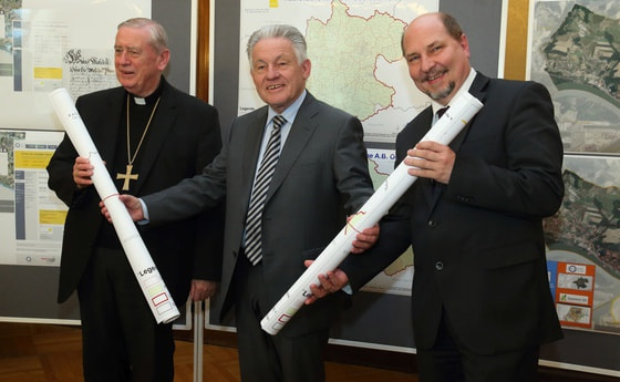 V. l.: Diözesanbischof Dr. Ludwig Schwarz, Landeshauptmann Dr. Josef Pühringer und Superintendent Dr. Gerold Lehner.