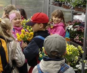 Kindergartenausflug in eine Gärtnerei