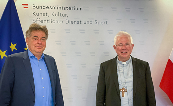 Austausch zwischen Vizekanzler Werner Kogler (li.) und dem Vorsitzenden der Österr. Bischofskonferenz Franz Lackner