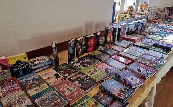 Buchausstellung der öffentlichen Bücherei / Markus Kranninger Buchausstellung der öffentlichen Bücherei