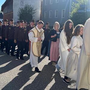 Einzug in die Kirche