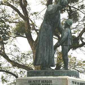 Monument des Recontre, erinnert an die Ankunft Jean-Marie Vianney in Ars 1818