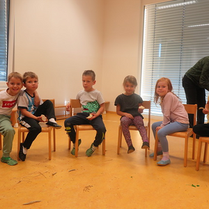 Die Bäuerinnen besuchten die Schulanfänger