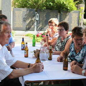 Pfarrer Hansjörg Wimmer, Kaplan Samuel Ogwudile, Frau Klara