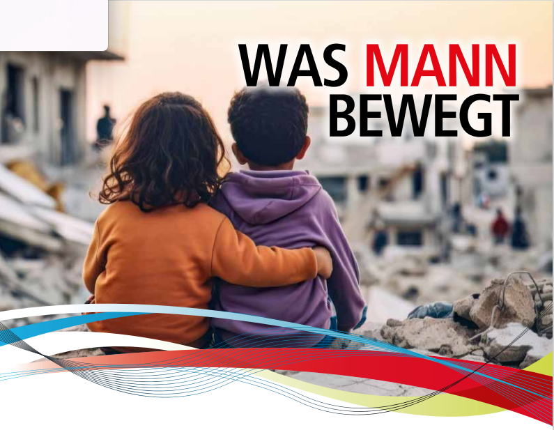 Zwei Kinder von hinten vor einem zerstörtem Haus