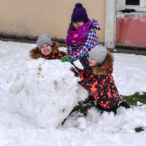 Die Jungschar Kirchdorf mit Schneespielen in der Gruppenstunde
