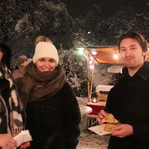 Adventfeier mit Genuss-standln in St. Quirinus