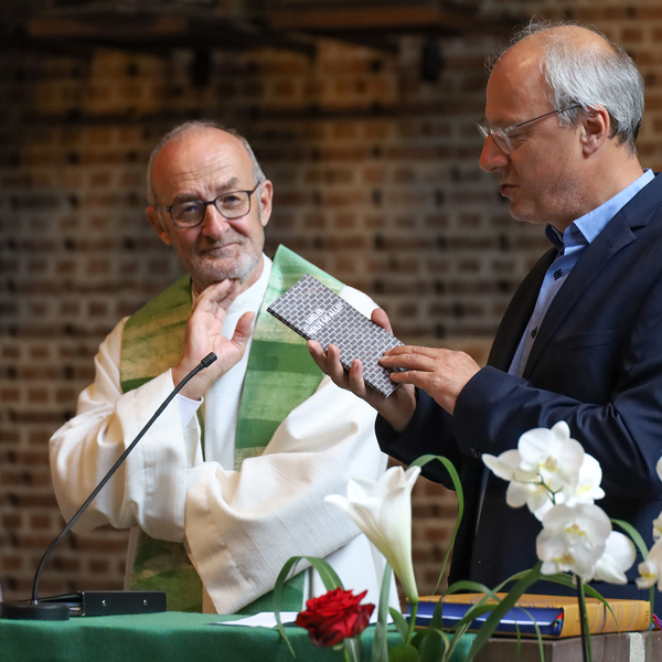 Pfarrmoderator Johann Bräuer und Erwin Steinmaurer