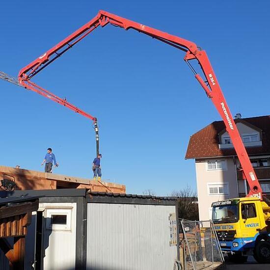 Abriss und Aufbau Pfarrheim Ostermiething