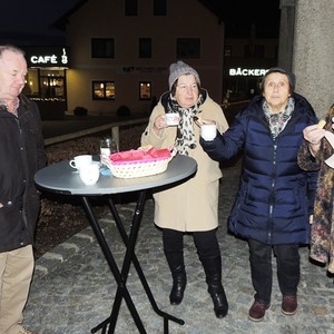 Jahresausklang mit Tee und Gebäck