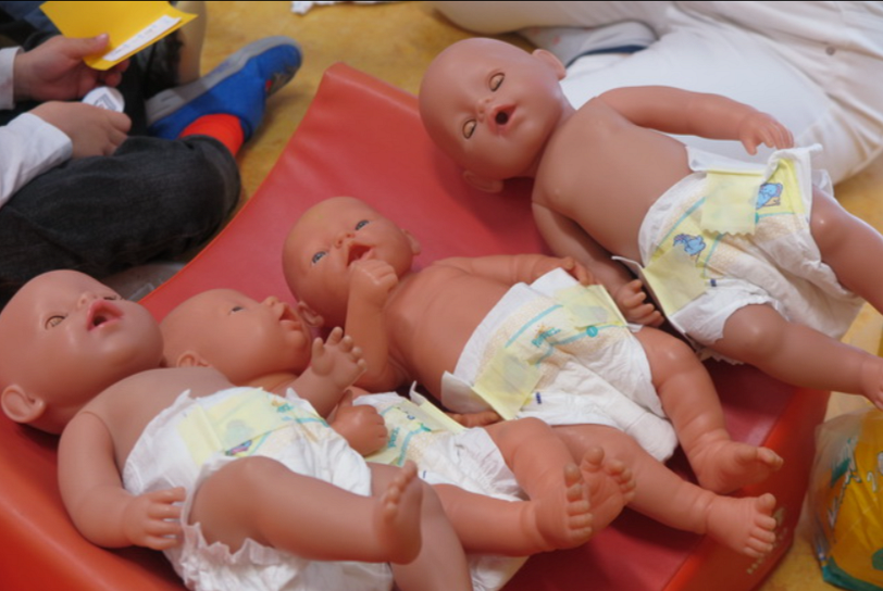 Die Hebammen besuchen unsere Schulanfänger