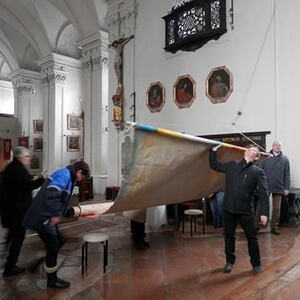 Fastentuch der Pfarrkirche Ostermiething