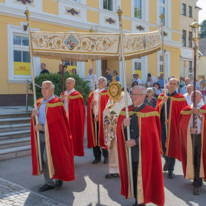Gottesdienst und Fronleichnamsprozession in Kirchdorf/Krems