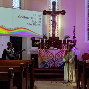 Unter Gottes Himmel haben alle Platz