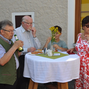 anschließend  Frühschoppen