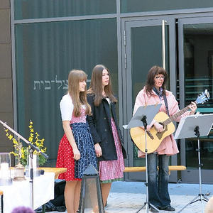 Traunauen-Reinigung mit ökomenischen Gottesdienst