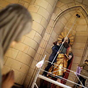 Polieren im Mariendom