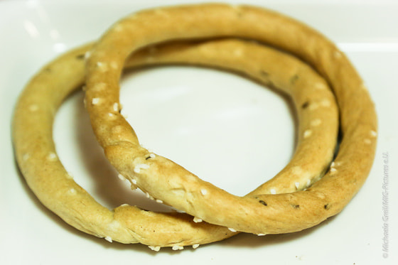 Fastenbeugel sind eine traditionelle Fastenspeise aus Mehl, Wasser, Hefe, Salz und teils etwas Kümmel. / (C) 2018 Michaela Greil/MIG-Pictures e.U., Michaela Greil Fastenbeugel sind eine traditionelle Fastenspeise aus Mehl, Wasser, Hefe, Salz und teils etwas Kümmel.