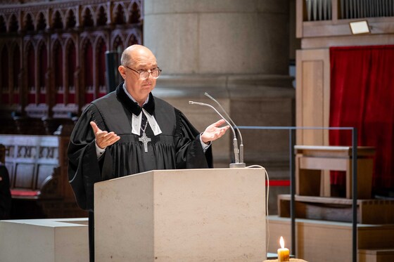 Superintendent Gerold Lehner bei der Predigt.