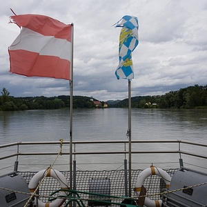 Zwischen den Ländern