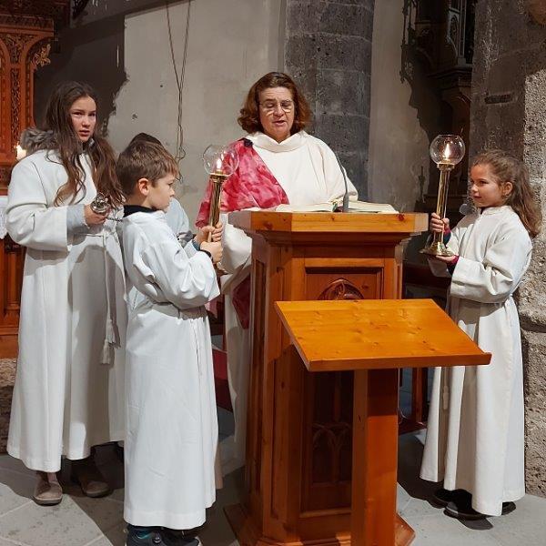 Birgit Kopf leitet den Gottesdienst