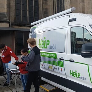 Help-Mobil am Domplatz