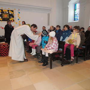 Kindersegnung 2015 in der Stadtpfarrkirche Urfahr mit dem Kindergarten Schwalbennest.