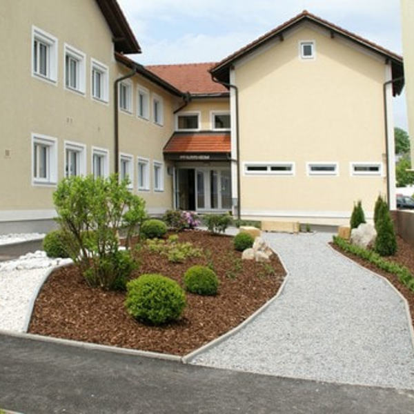 Vorplatzgestaltung Frühjahr 2011