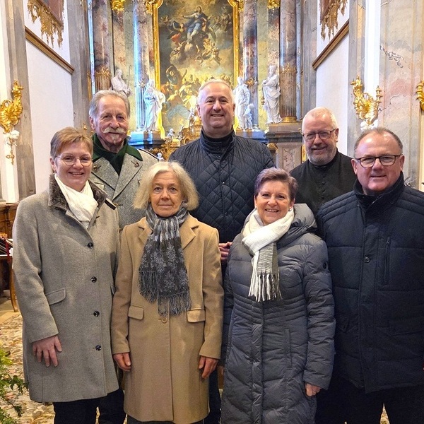 V.l.n.r.: Regina Lang, Johann Dieplinger, Gerti Haudum, Rosa Zölß, P. Johannes Mülleder, Ernst Schiller