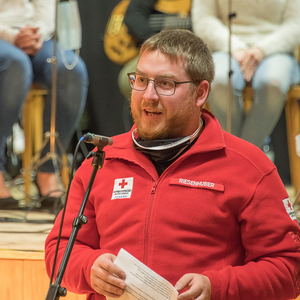 Gedenkfeier an die Opfer des ehemaligen KZ Außenlagers Ternbergzum Thema „Menschlichkeit ohne Grenzen“Bild: Jugendliche zum Thema 'Was ist Menschlichkeit?'Foto: Haijes 