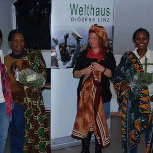 Vortrag von Magdalena Mhina und Helen Ngua 