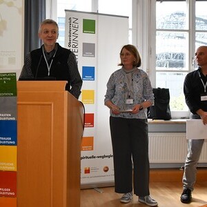 Begrüßung durch die Referent:innen