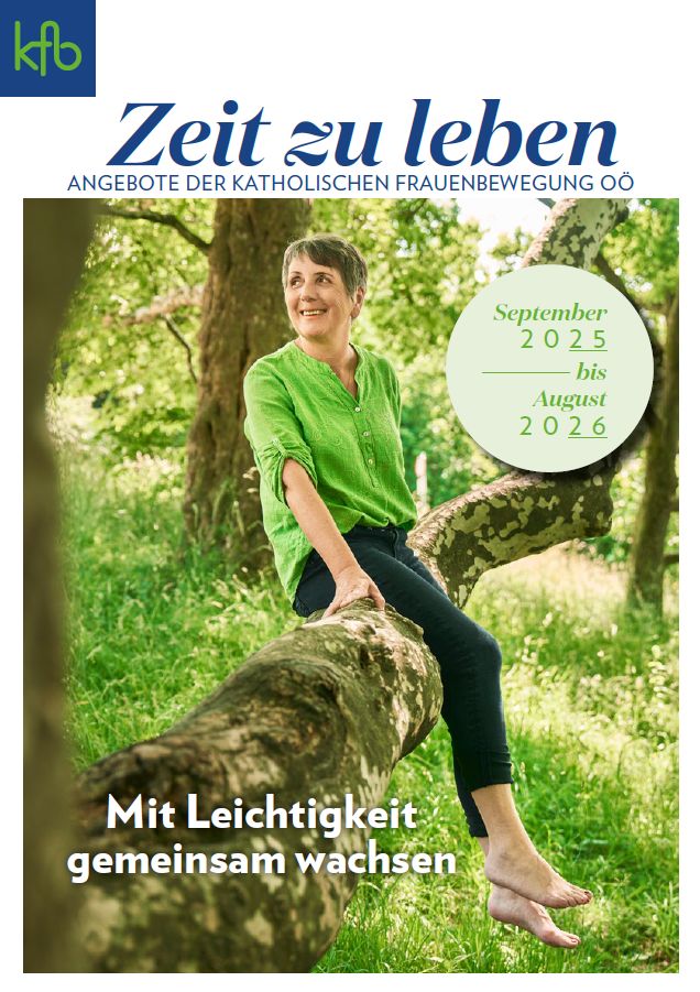 Cover Veranstaltungskalender kfb oö 2025/26 / ©kfb/Welt der Frauen