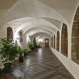 Kreuzgang unserer Kirche