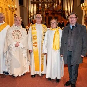V. l.: Diakon Alfred Ortner, Generalvikar Severin Lederhilger, Pfarrer Peter Neuhuber, Pastoralvorständin Angelika Gumpenberger-Eckerstorfer und Verwaltungsvorstand Martin Roither