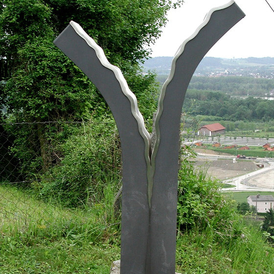 XII. Station: Jesus stirbt am Kreuz.