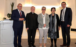 (v.l.) Wolfgang Stanek, Generalvikar DDr. Severin Lederhilger, Sabine Gamsjäger, Dr.in Elisabeth Anker, Ing. Markus Vogl 