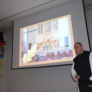 P. Karl Wallner im Pfarrzentrum Ottnang 