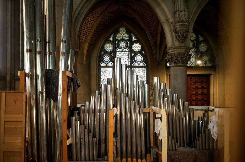 Umbauarbeiten im Mariendom Linz zur Innenraumgestaltung