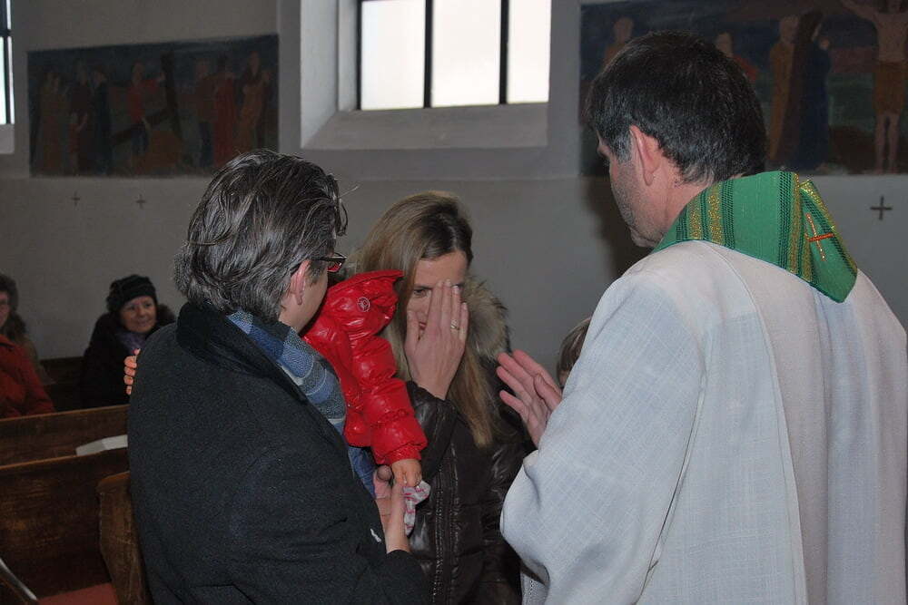 Gottesdienst und Kindersegnung mit den Taufeltern des Vorjahres