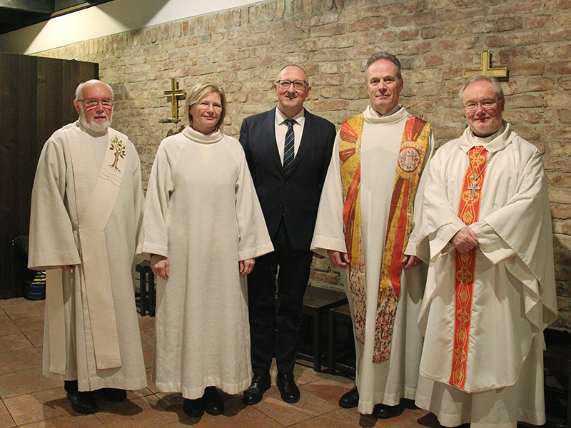 Diakon Eberhard Parkfrieder (Pucking), Pastoralvorständin Maria Fischer, Verwaltungsvorstand Chistian Forster Gartlehner, Pfarrer Franz Asen, Generalvikar DDr. Severin Lederhilger