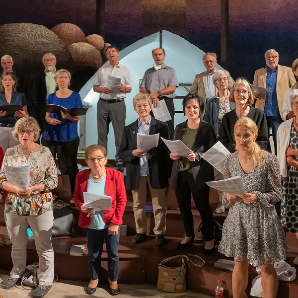 Kirchenchor singt zum ersten Mal nach langer Zeit wieder im Gottesdienst