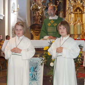 Familienmesse mit Ministrantinnenaufnahme