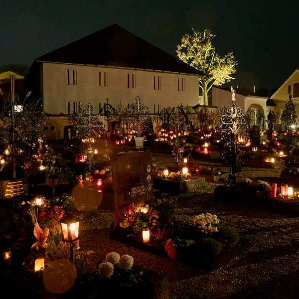 Friedhof bei Nacht