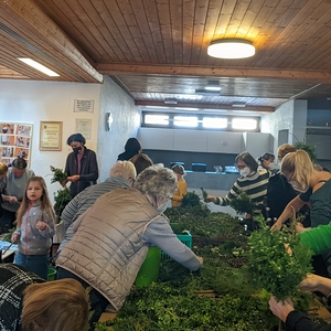 mit Erstkommunionmüttern und -kindern