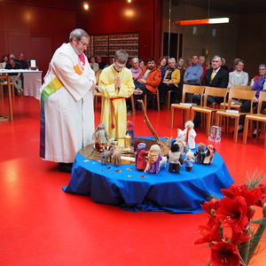 OLYMPUS DIGITAL CAMERA         