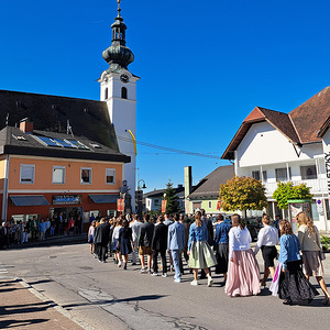 Festzug in die Kirche