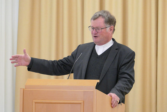 Bischof Dr. Manfred Scheuer bestärkte in seinem Grußwort die Jugendlichen darin, sich in jeder Hinsicht achtsam zu ernähren: „Der Mensch ist, was er isst. Das gilt auch hinsichtlich der geistigen Nahrung.“ 